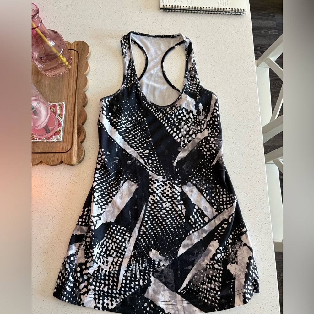 Lululemon tank top